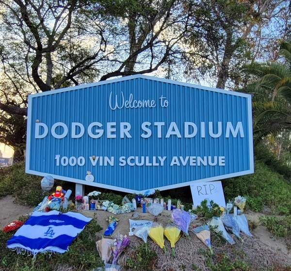 Vin Scully Memorial 600